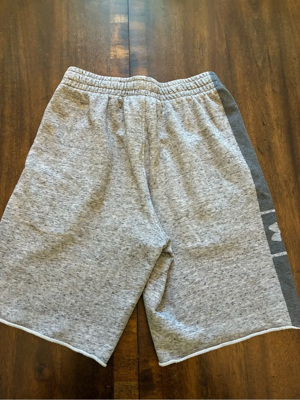 Under Armour Shorts Men’s Small Sweat Shorts Gray